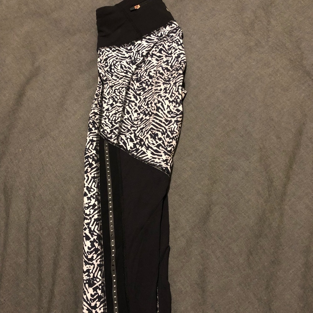 Lululemon crops size 2